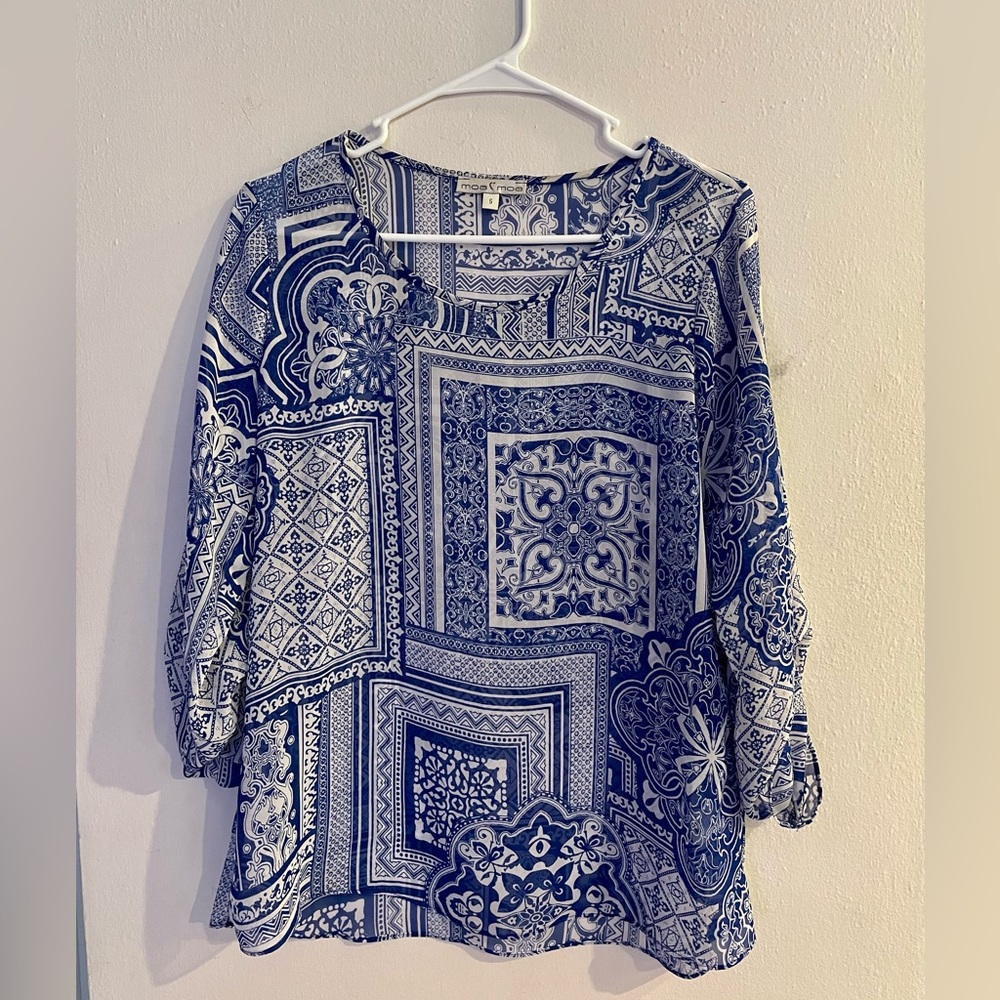 Women’s sheer pattern top